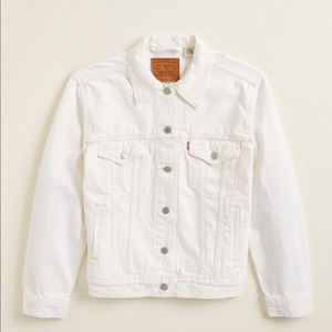 NWOT LEVIS DENIM JACKET